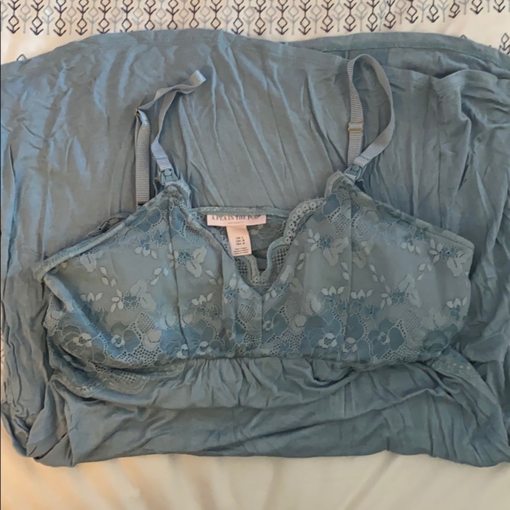 Pea in the Pod nursing nightgown